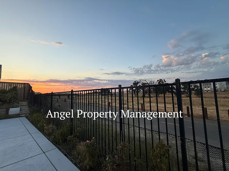 433 Fuchsia Ct — Photo 25
