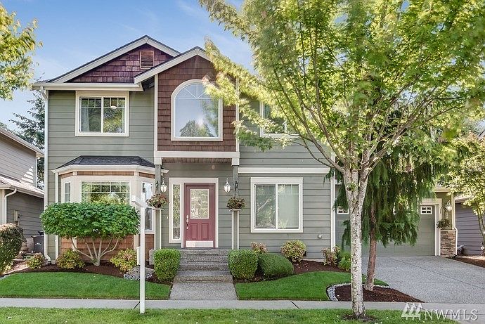 Welcome to delightful! This immaculate, move-in ready, 3 bedroom, 2.5 bath home is wrapped in beautiful landscape for excellent curb appeal. 