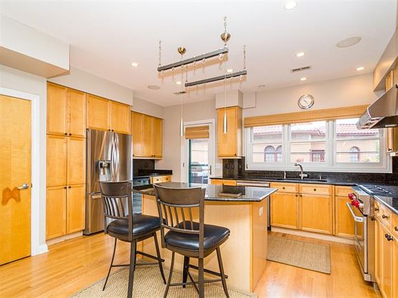 4th image of 2455 W Ohio St Unit 14E