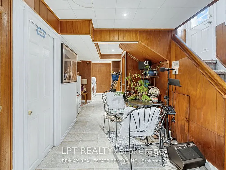 421 Saint Augustine Dr — Photo 15
