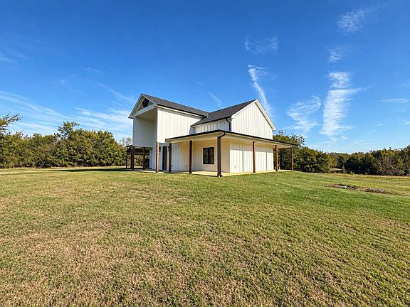 3rd image of 516 Fowler Rd
