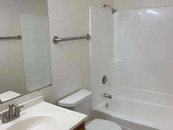 5th image of 1471 N Vulcan Ave #4