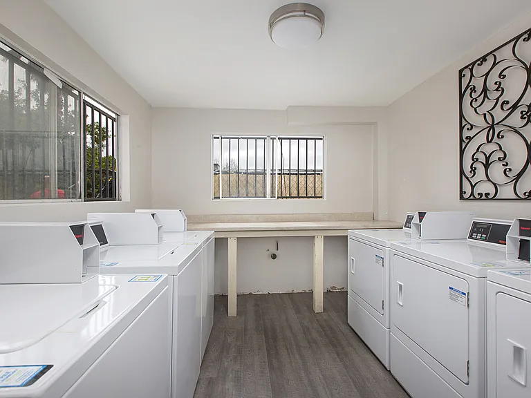Palms Patio Apartment Homes — Photo 16