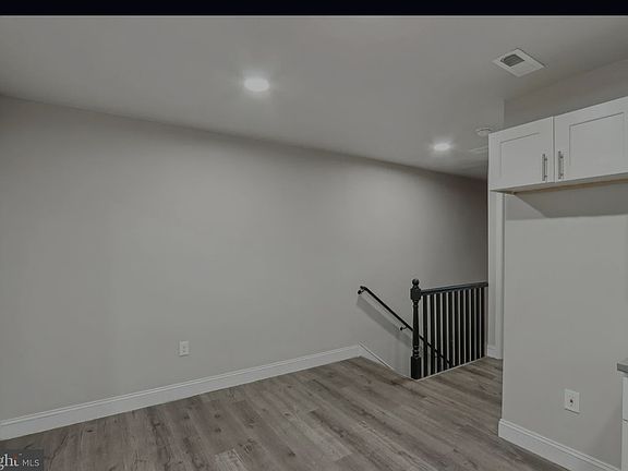 3rd image of 5425 Ridgewood St #2