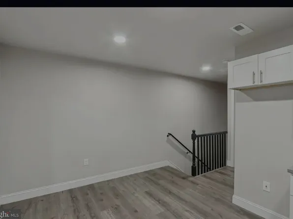 5425 Ridgewood St #2, Philadelphia, PA 19143