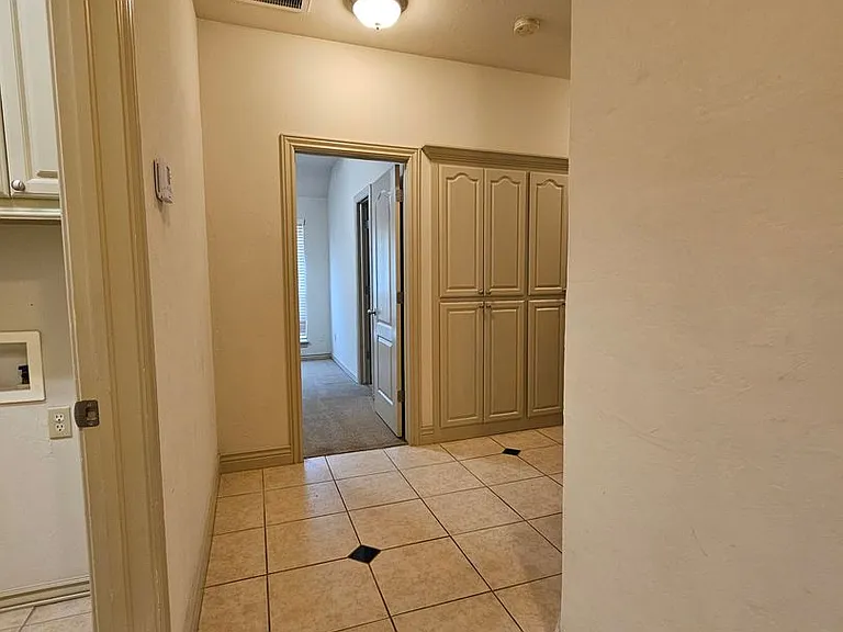 513 Summit View Ct — Photo 18