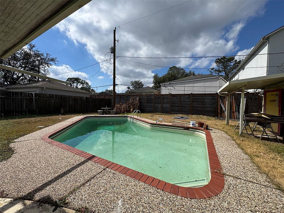 1st image of 9722 Braesmont Dr