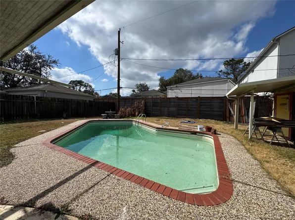 9722 Braesmont Dr, Houston, TX 77096