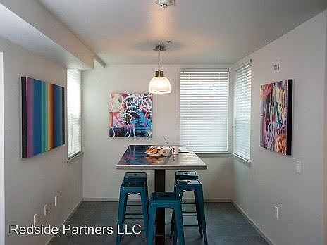 1st image of 2371 Franklin Ave E APT 04