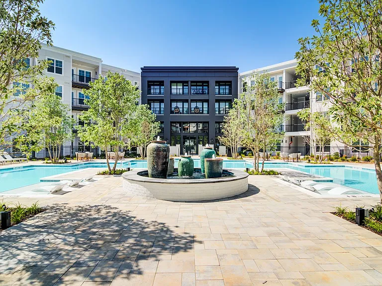 The Collier Sugar Hill Luxury Apartments — Photo 20