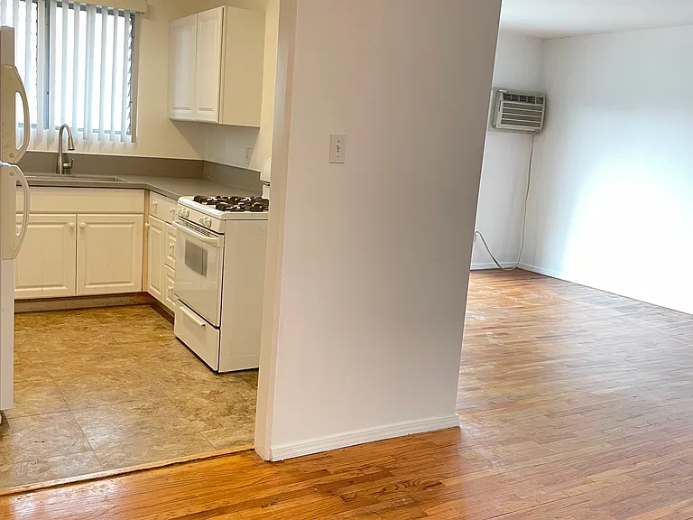 1333 N Fuller Ave #8 — Photo 10