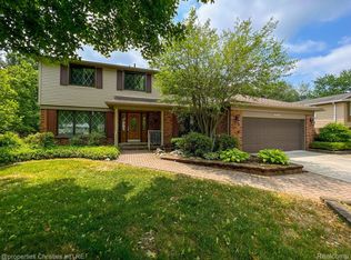 35439 Northgate Dr, Livonia, MI 48152