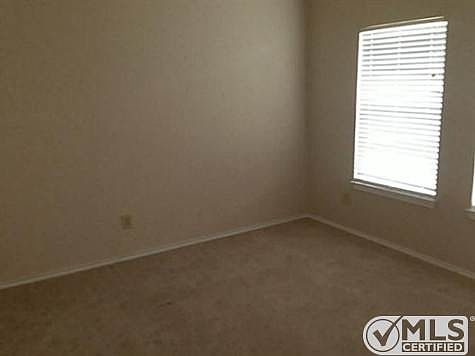 4th image of 5982-5980 Robinwood Ln