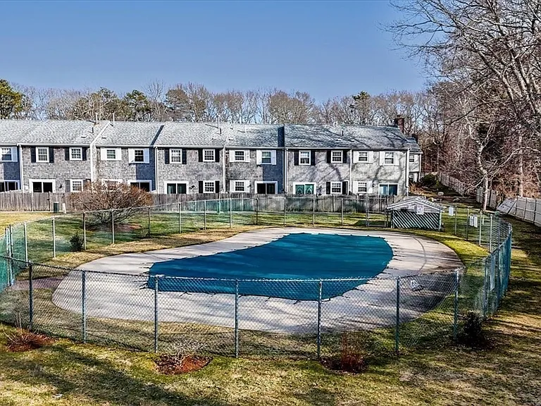 8 Captain Cook Ln #U — Photo 27