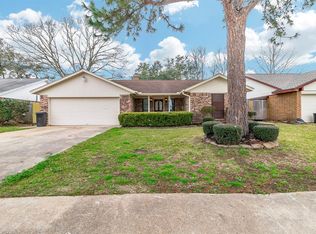 4214 Townes Forest Rd, Friendswood, TX 77546