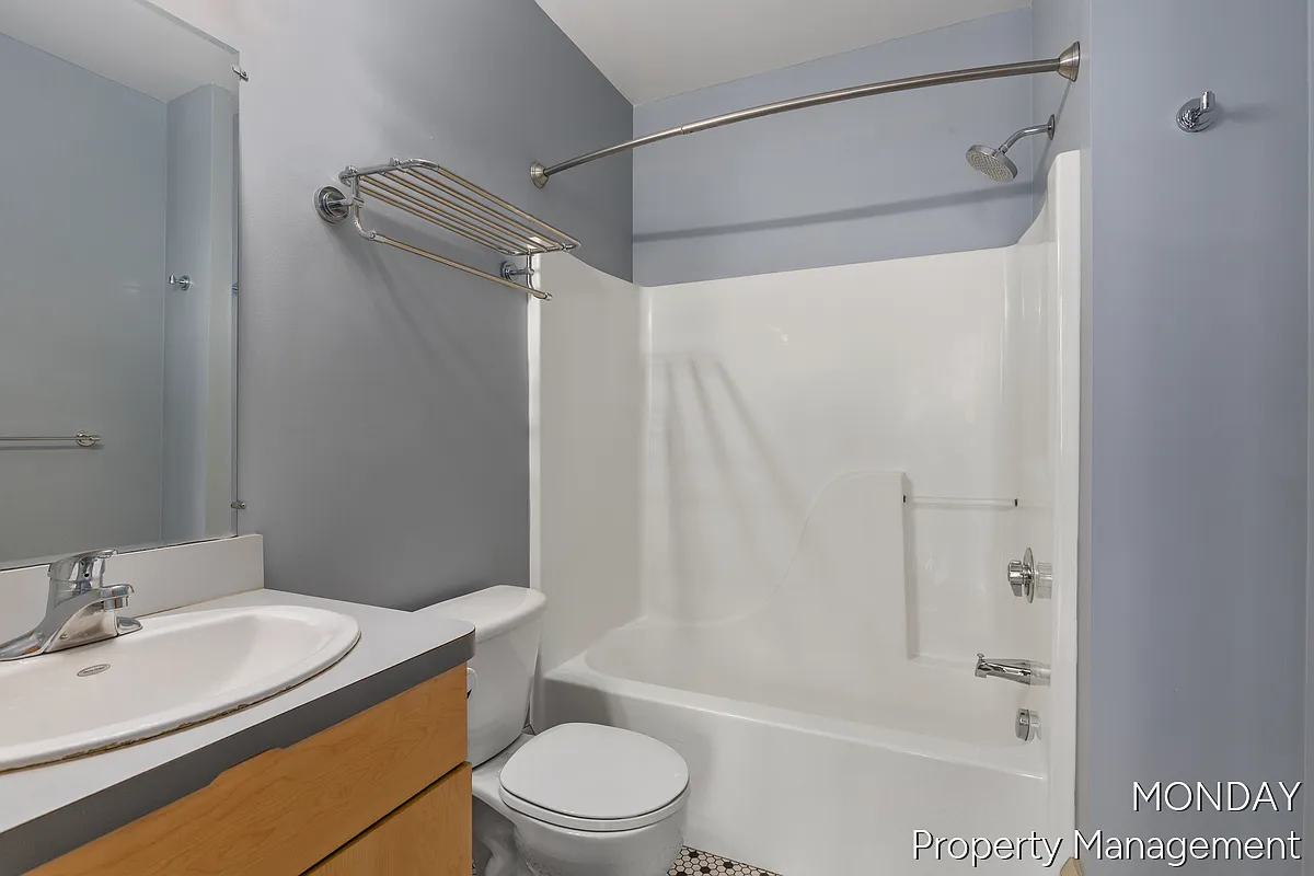 2 bed, 788 sqft, $1,800 — Photo 1