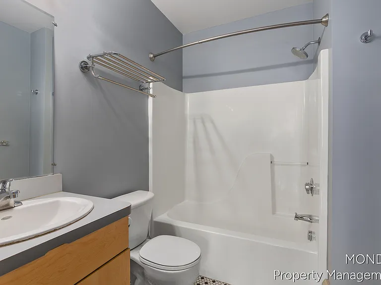 1 Oakes St SW #3 — Photo 14