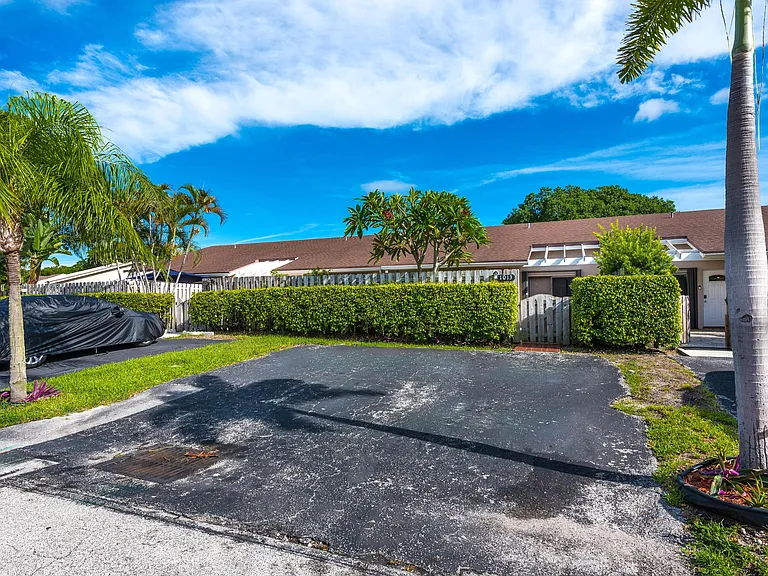 1013 NW 53rd St — Photo 33