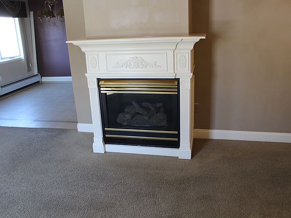 Gas fireplace 1st floor