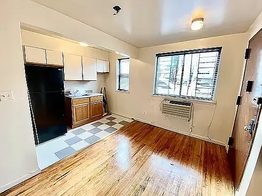 223 9th Street — Photo 2
