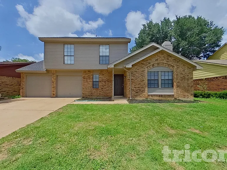 3316 Forest Creek Dr — Photo 2