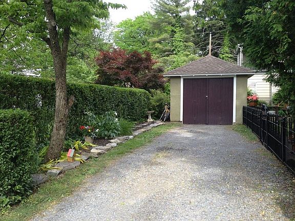 Exterior Garage