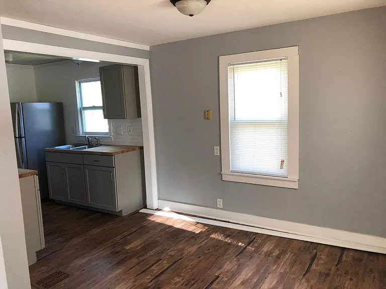 817 W Worley St — Photo 6