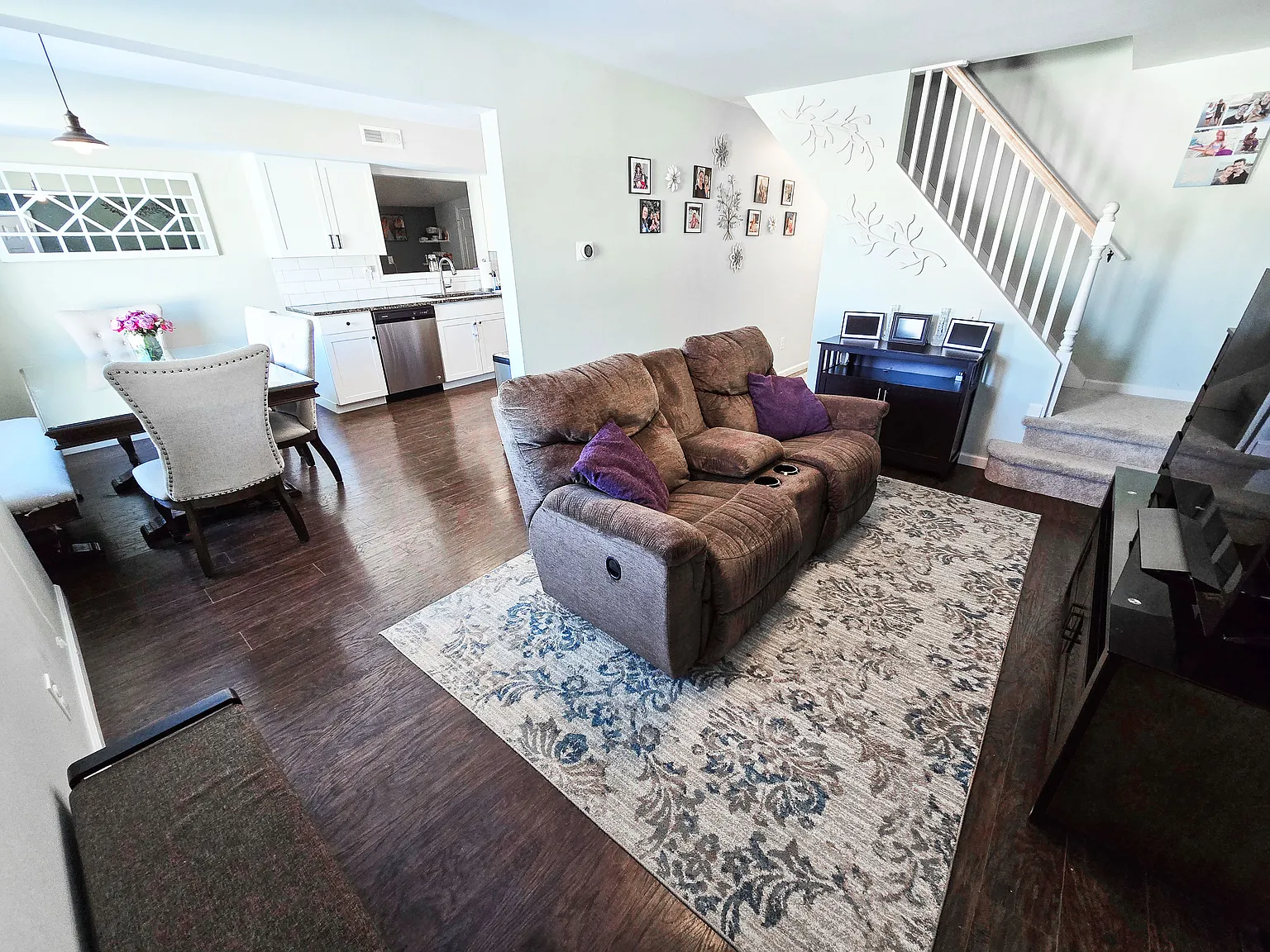 3 bed, 1679 sqft, $3,000 — Photo 3