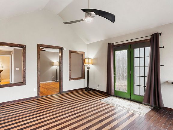 5th image of 391 Powerline Rd