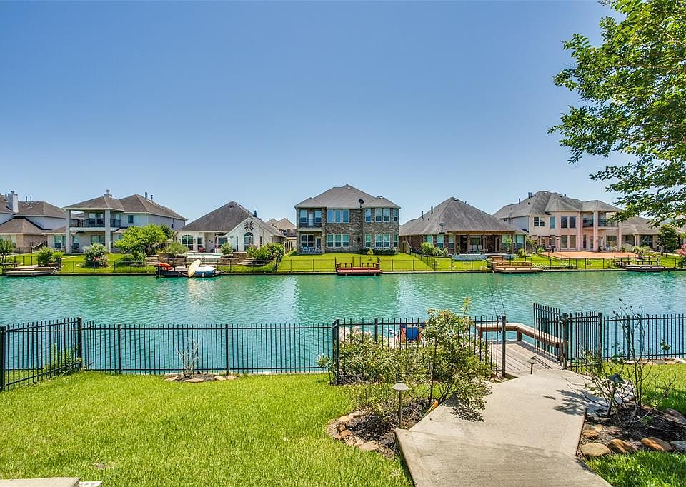 1st image of 17823 Sugarloaf Bay Dr
