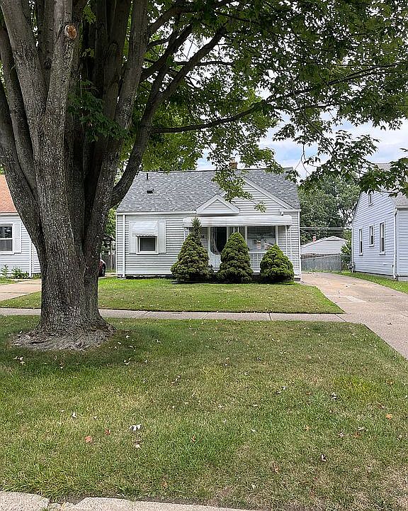 1st image of 24666 Annapolis St