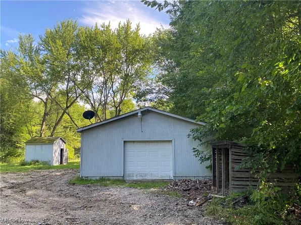 756 Footville Richmond Rd E, Jefferson, OH 44047