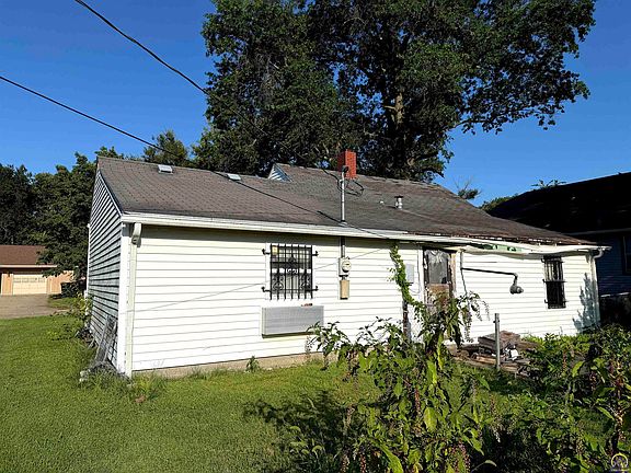 2nd image of 941 SW Webster Ave
