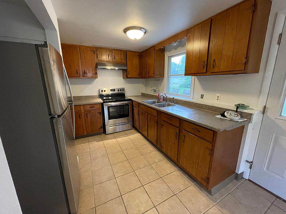 kitchen. new appliances.