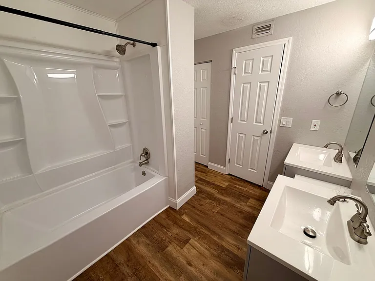 190 Moonstone Ct — Photo 16