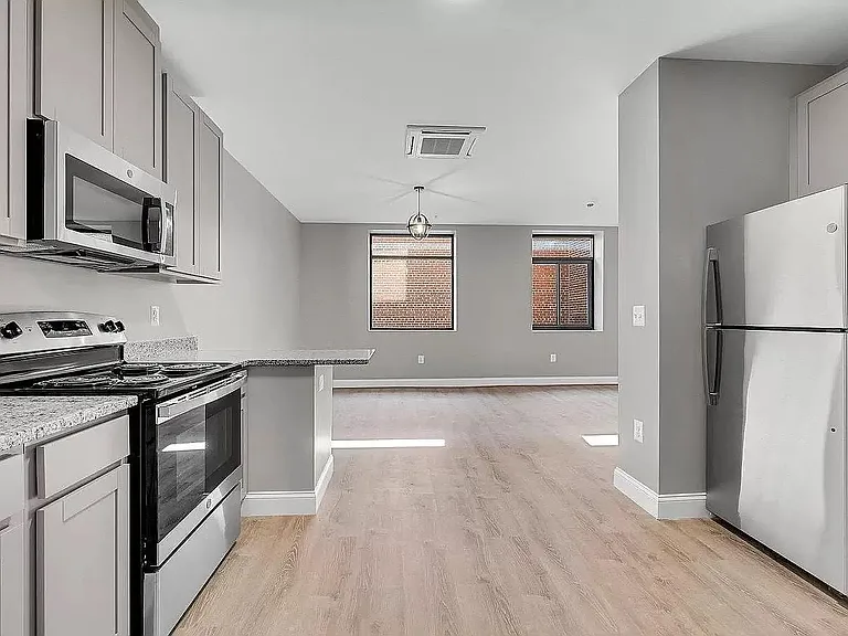 109 W Lexington St #6A — Photo 4