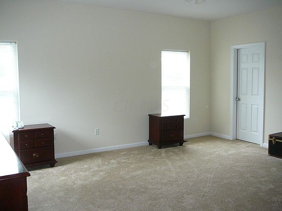 4th image of 82 Zellers Ln
