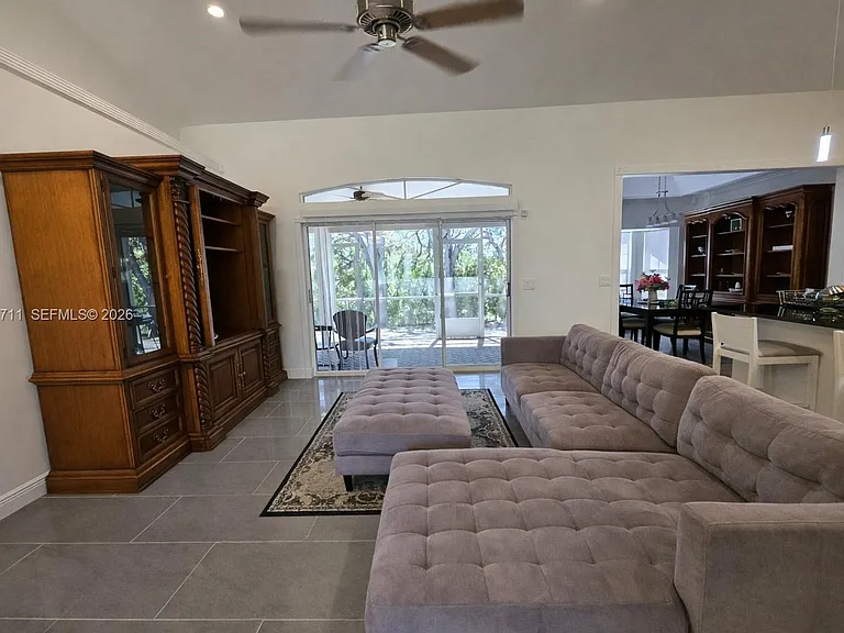 1440 Graham Cir — Photo 9