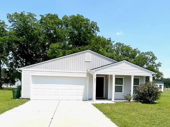 841 Twin Oaks Cir, Lake City, SC 29560