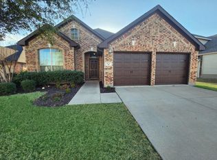 917 Partridge Dr, Aubrey, TX 76227