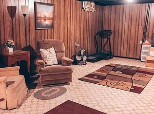 122 S Roupp St, Hesston, KS 67062