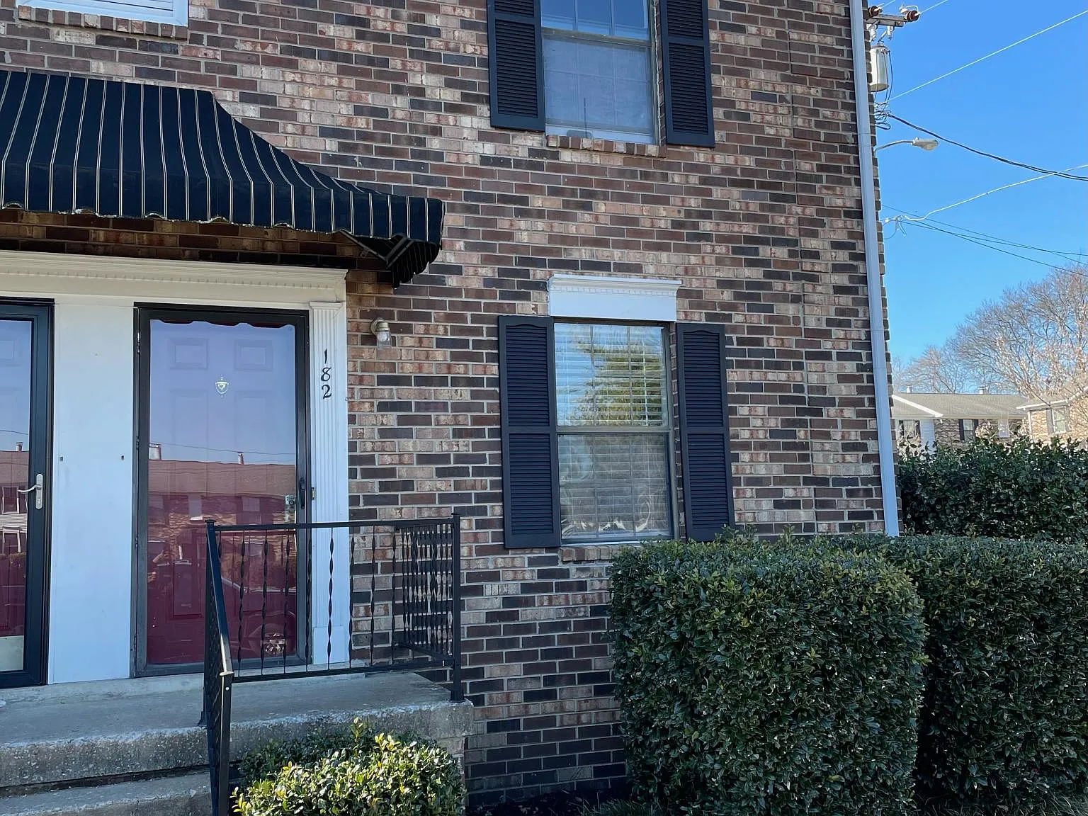 182 Edgewood Dr — Photo 2