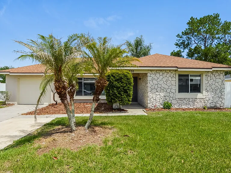 426 Iowa Woods Cir E — Photo 1