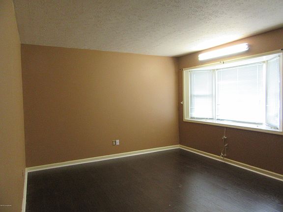 5th image of 1009 Andle Ct
