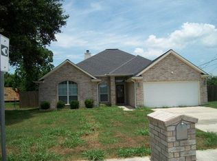 101 Meadowlark Ln, Angleton, TX 77515
