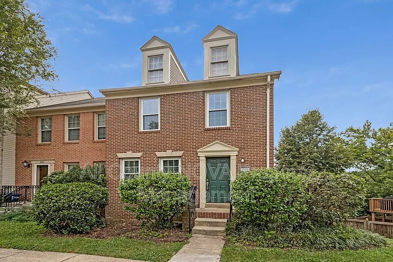 3 bed, 3.5 bath, 1970 sqft, $4,300 — Photo 4