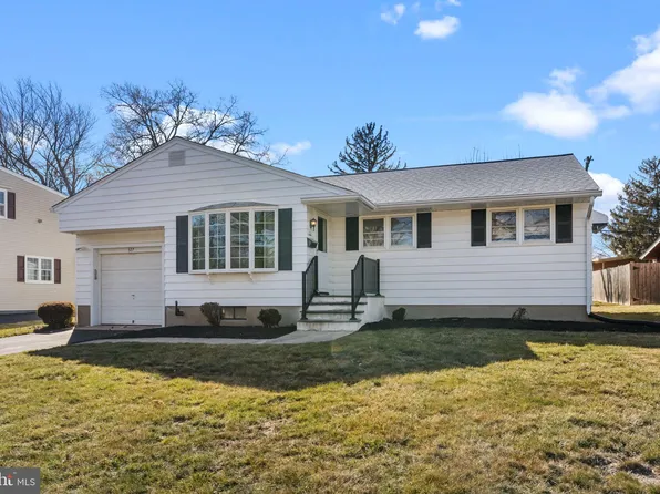 327 Hamilton Blvd, Morrisville, PA 19067