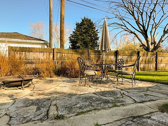 4th image of 611 Beatrice Dr