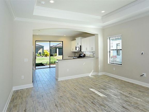 5th image of 455 Casalino Dr