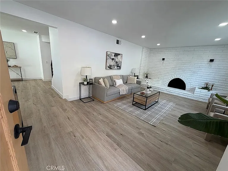 755 Huston Dr — Photo 38